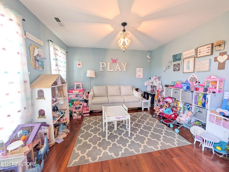 2426 Amber Dawn Ln, Knoxville, TN 37920
