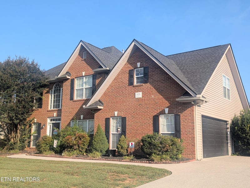 2426 Amber Dawn Ln, Knoxville, TN 37920