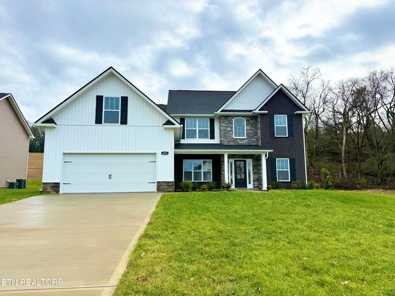 2426 Tributary Dr, Sevierville, TN 37876