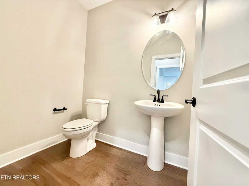 2426 Tributary Dr, Sevierville, TN 37876