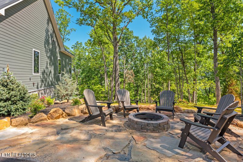 2429 Rainbow Falls Ln, Sevierville, TN 37862