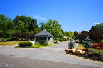 2429 Starboard Crest Rd, Morristown, TN 37814