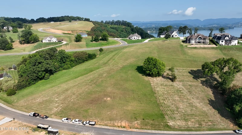 2429 Starboard Crest Rd, Morristown, TN 37814