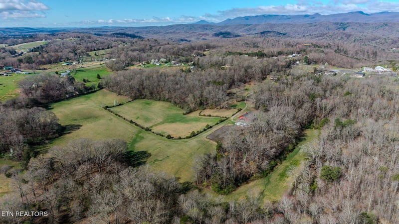 243 Black Oak Rd, Clinton, TN 37716