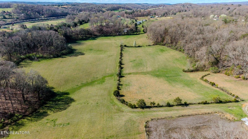 243 Black Oak Rd, Clinton, TN 37716