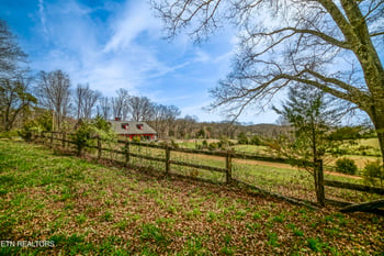 243 Black Oak Rd, Clinton, TN 37716