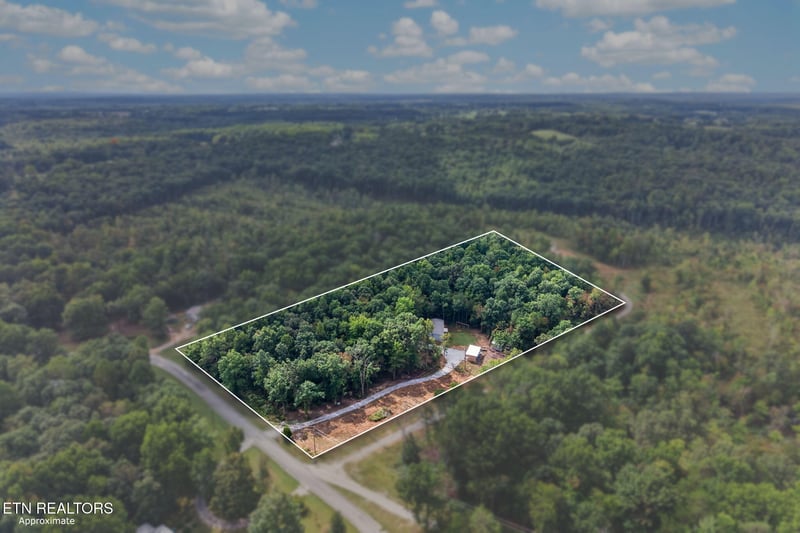 243 Cinnamon Cir, Crossville, TN 38571