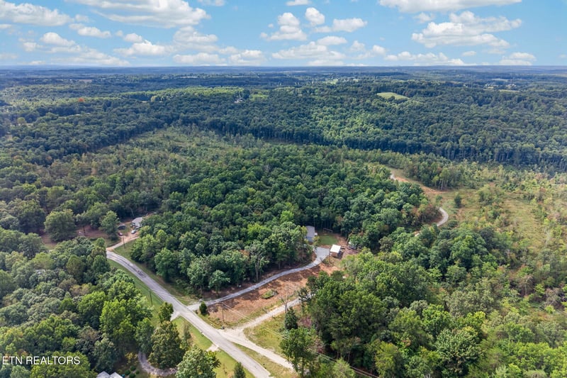 243 Cinnamon Cir, Crossville, TN 38571