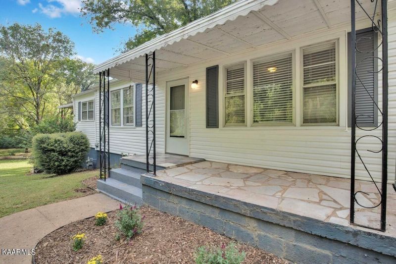 243 Gilbert Ln, Knoxville, TN 37920