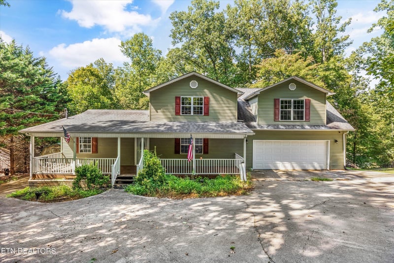 243 Mountain Lake Dr, Rocky Top, TN 37769