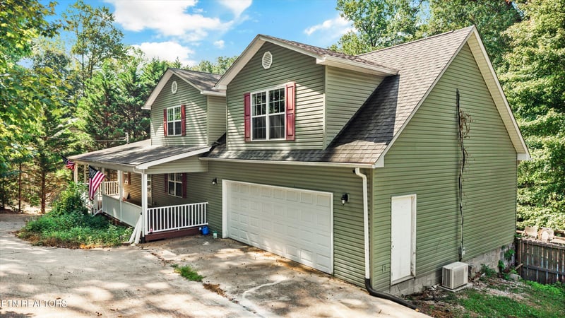 243 Mountain Lake Dr, Rocky Top, TN 37769