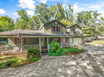 243 Mountain Lake Dr, Rocky Top, TN 37769