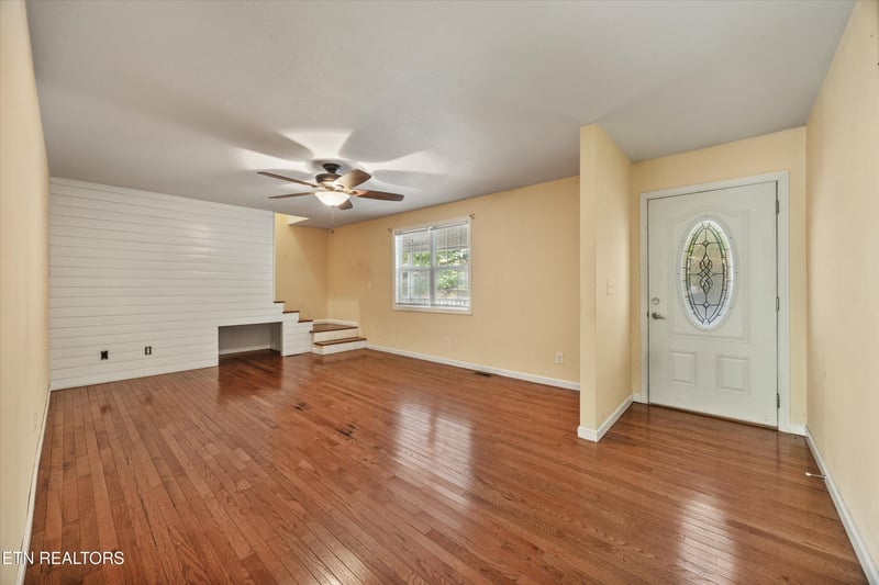243 Mountain Lake Dr, Rocky Top, TN 37769