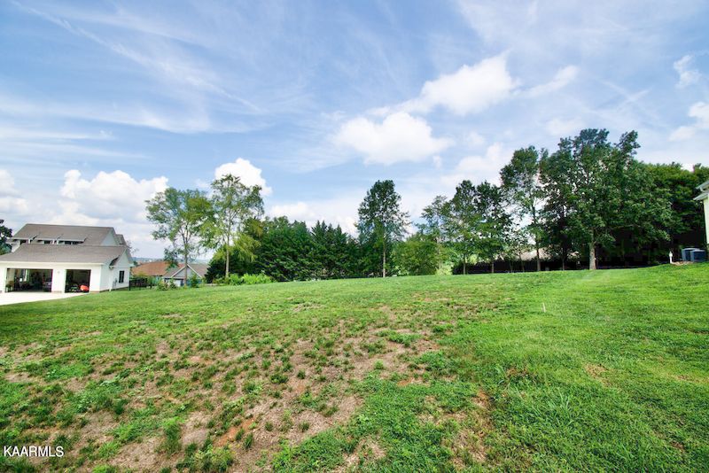 243 Northshore Dr, Greenback, TN 37742