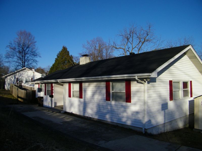 243 Outer Dr, Oak Ridge, TN 37830