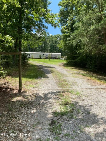 243 Rankin Rd, Deer Lodge, TN 37726
