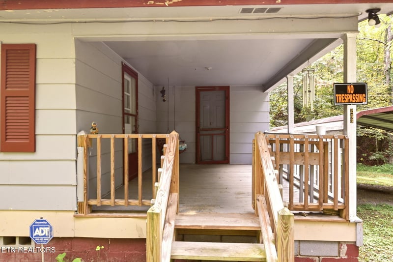 243 Smith Rd, Clinton, TN 37716