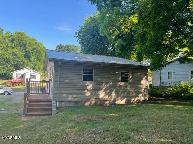 243 W Newcomen St, Alcoa, TN 37701