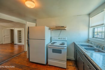 2430 Parkview Ave, Knoxville, TN 37917