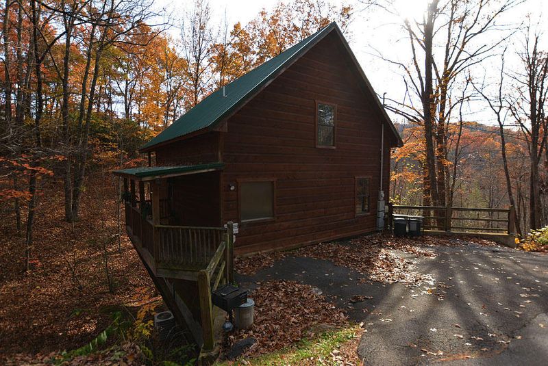 2430 Ridgehigh Ps, Sevierville, TN 37876