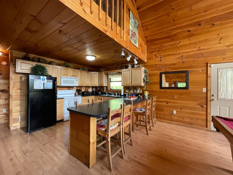 2431 Breezy Rd, Sevierville, TN 37876