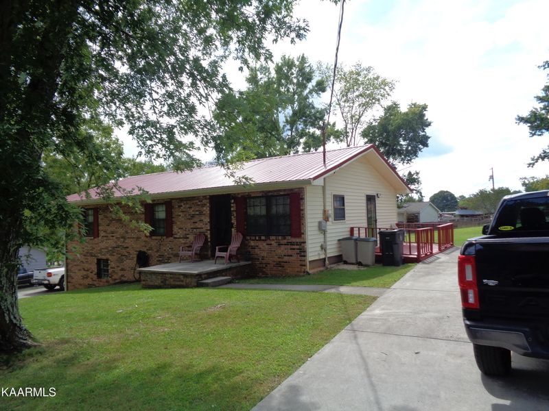 2432 Clint Cir, Morristown, TN 37813