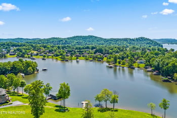 2432 Grand View Ct, Kingston, TN 37763