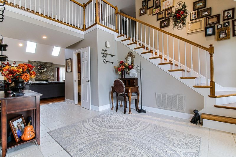 2432 Staplehurst Ln, Knoxville, TN 37932
