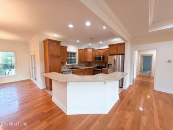 2433 Misty Ridge Dr, Lenoir City, TN 37772