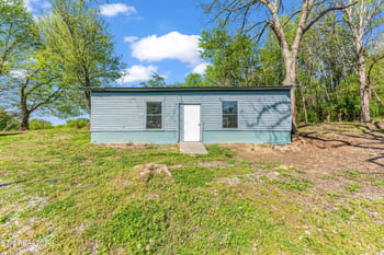 2433 Sweetwater Vonore Rd, Sweetwater, TN 37874