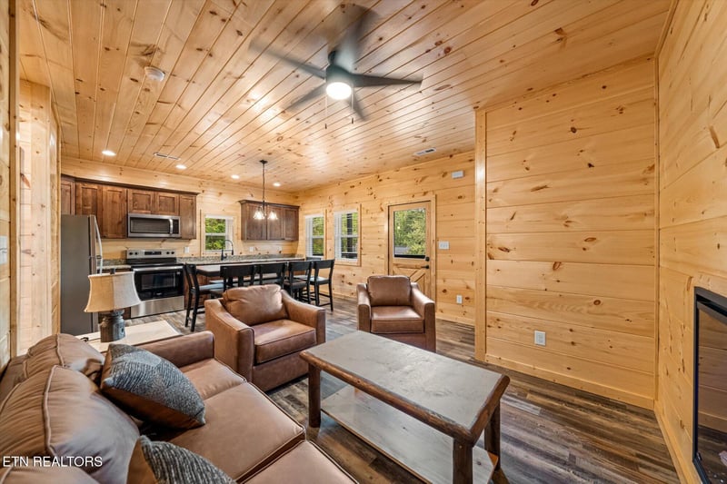 2435 Cobbler Way, Pigeon Forge, TN 37863