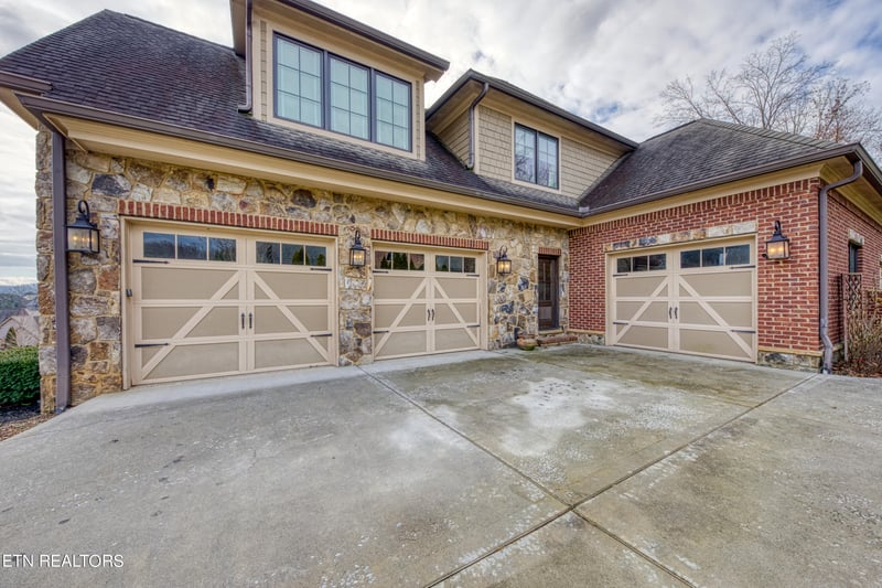 2435 Covered Bridge Blvd, Knoxville, TN 37932