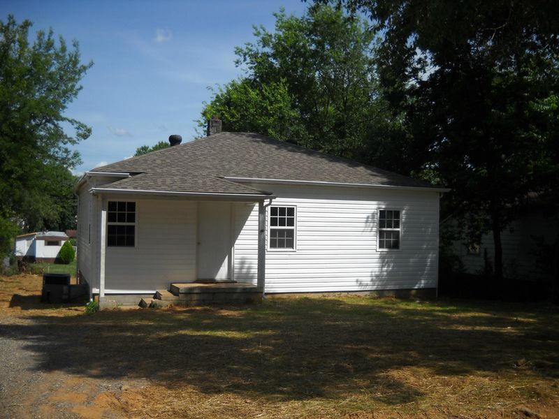 2436 Cecelia Ave, Maryville, TN 37804