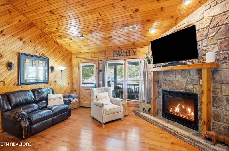 2436 Cobbler Way, Pigeon Forge, TN 37863