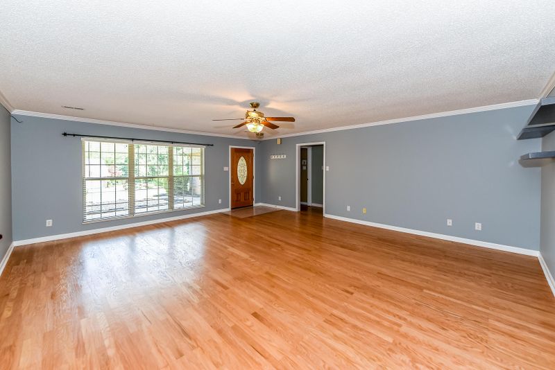 2437 Dublin Dr, Maryville, TN 37803
