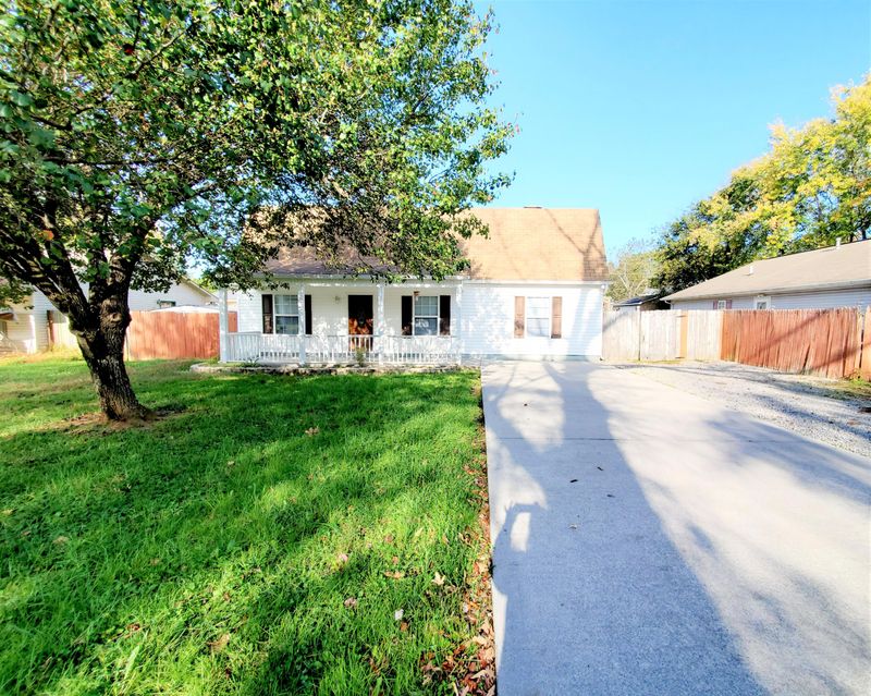 2437 E Clark Ave, Maryville, TN 37804