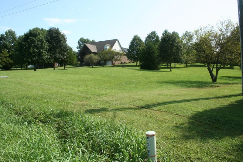 2437 Robin Ridge Dr, Maryville, TN 37801