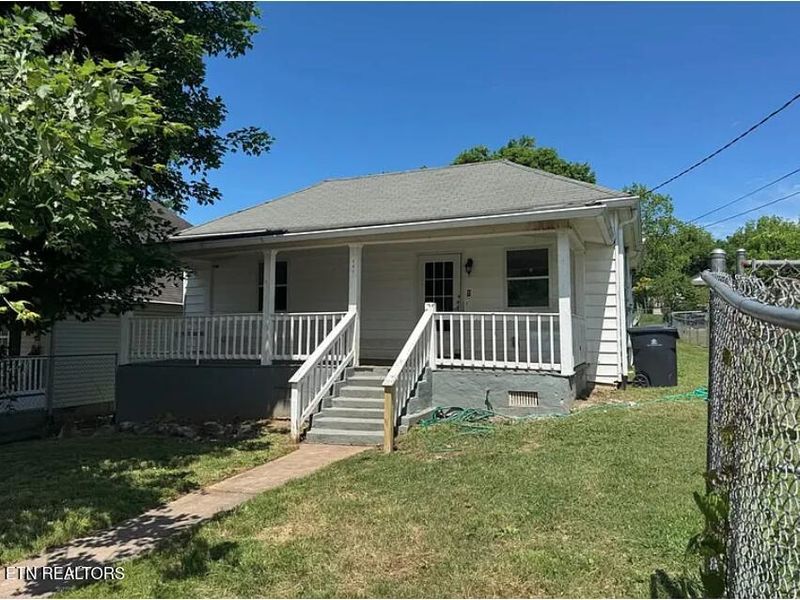 2437 Selma Ave, Knoxville, TN 37915