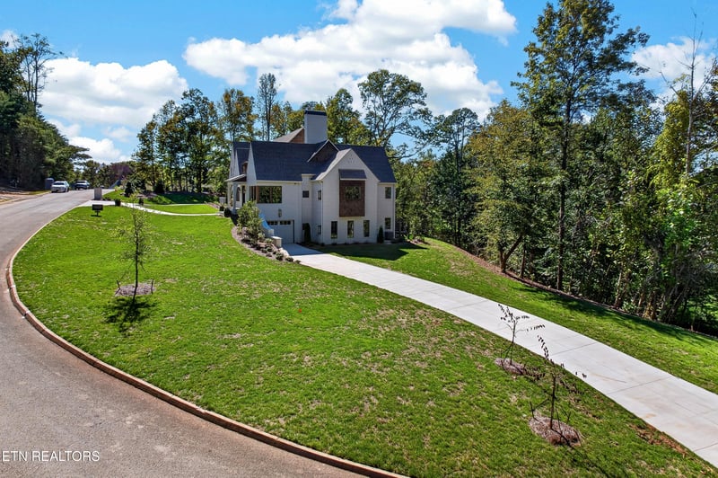 2437 Woodland Reserve Ln, Knoxville, TN 37919