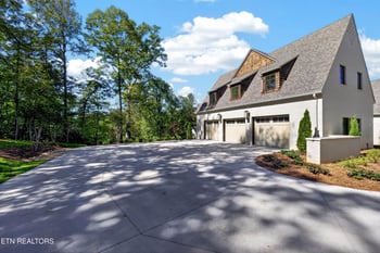 2437 Woodland Reserve Ln, Knoxville, TN 37919