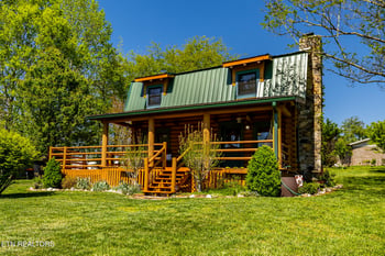 2438 Autumn Dr, Maryville, TN 37804