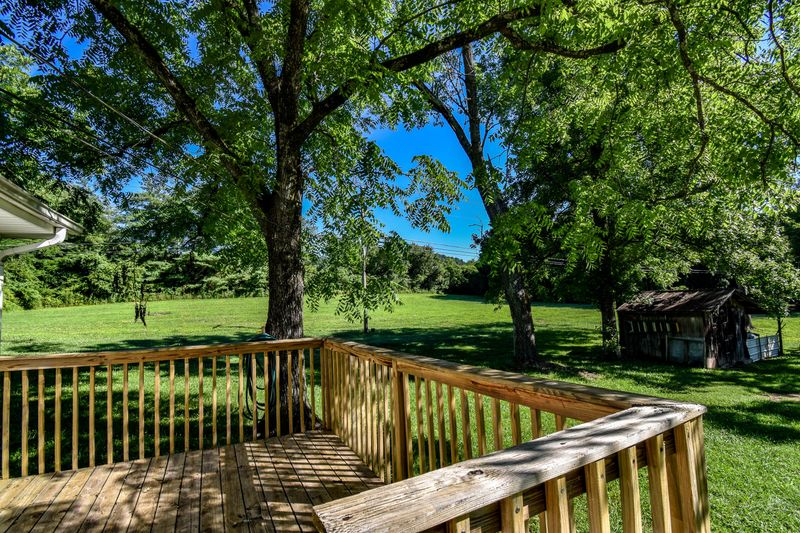 2438 E Wolf Valley Rd, Clinton, TN 37716