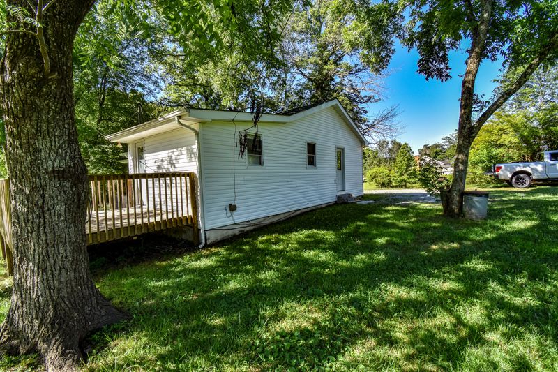 2438 E Wolf Valley Rd, Clinton, TN 37716