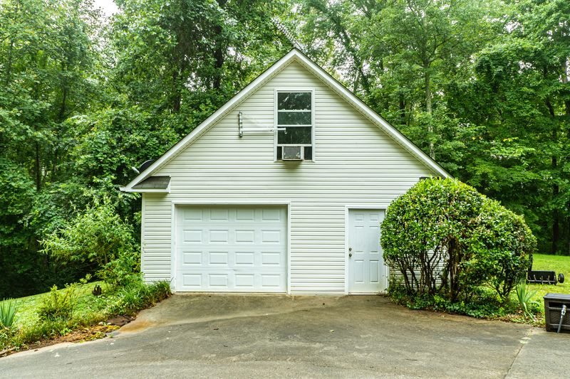 244 Bacon Springs Ln, Clinton, TN 37716