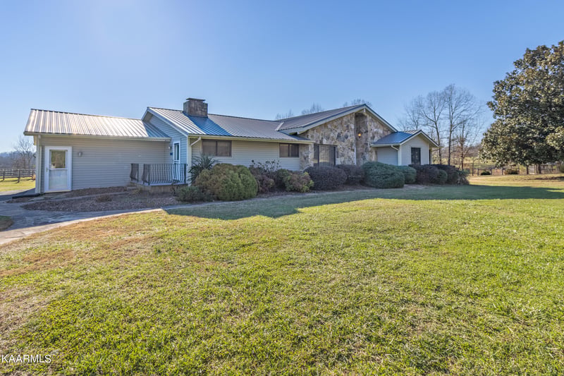 244 County Road 370, Athens, TN 37303