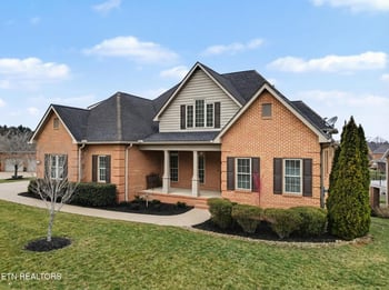 244 Savannah Park Dr, Maryville, TN 37803