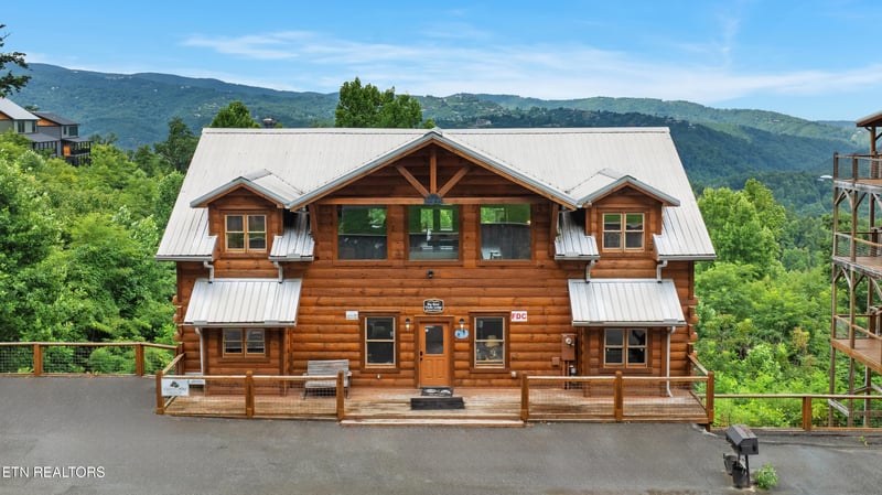 244 Stone Fence Ln, Gatlinburg, TN 37738