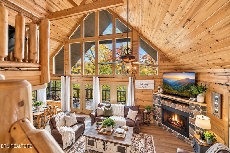 2440 Breezy Rd, Sevierville, TN 37876