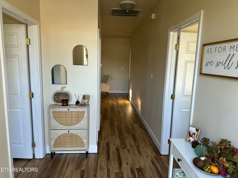 2440 Honey Grove Ln, Knoxville, TN 37923
