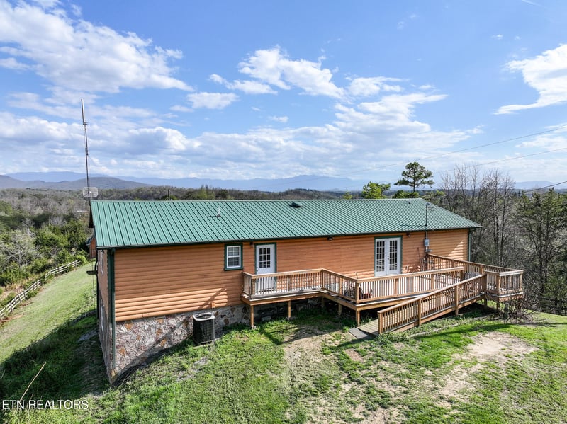 2440 Levee Way, Sevierville, TN 37876